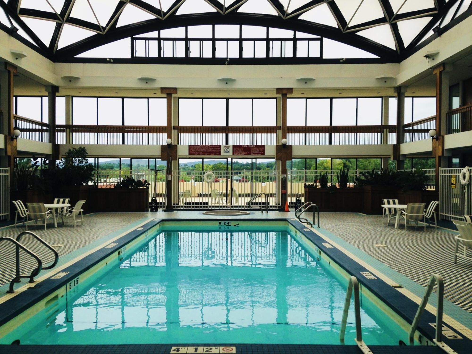 Holiday Inn & Suites Pittsfield-Berkshires By Ihg Εξωτερικό φωτογραφία
