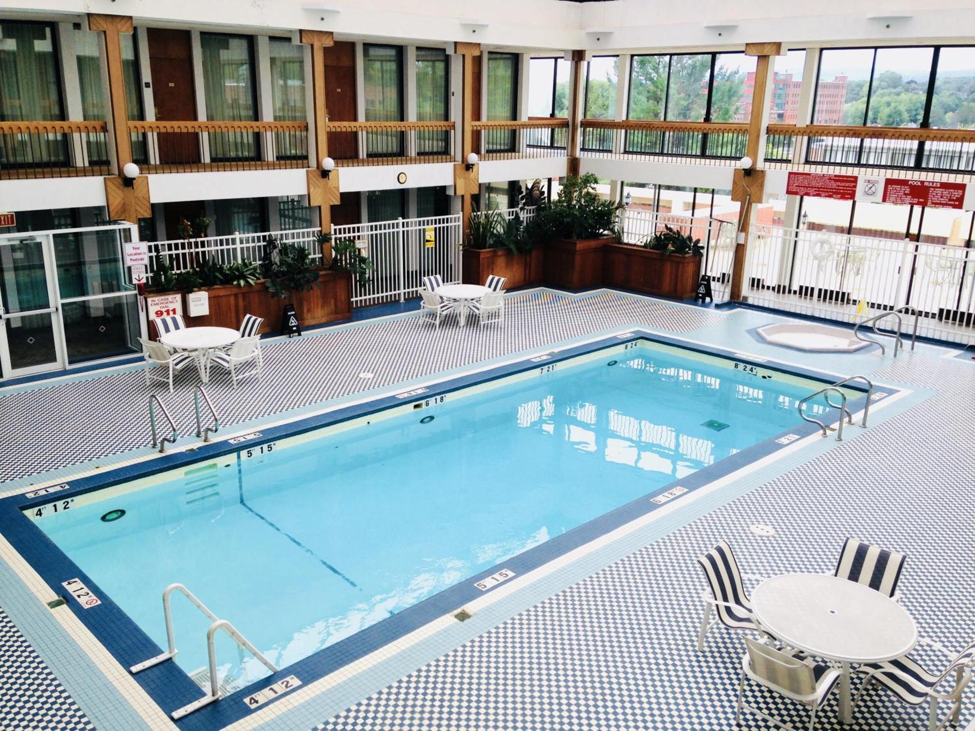 Holiday Inn & Suites Pittsfield-Berkshires By Ihg Εξωτερικό φωτογραφία