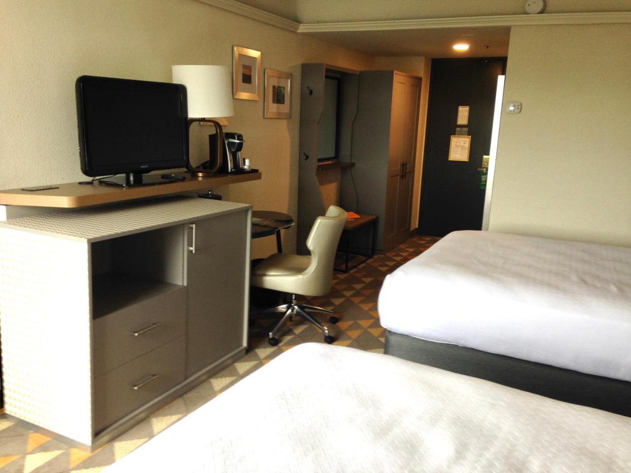 Holiday Inn & Suites Pittsfield-Berkshires By Ihg Εξωτερικό φωτογραφία