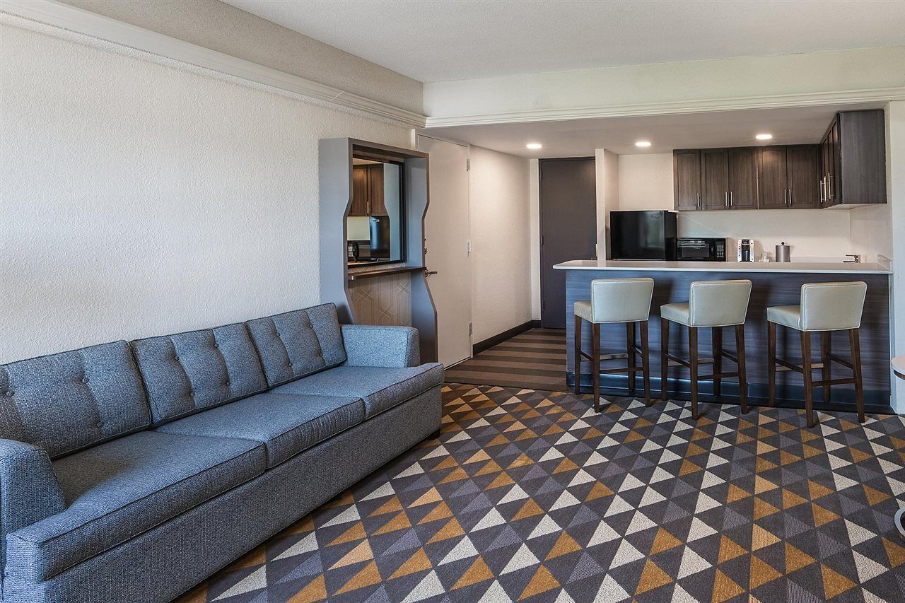 Holiday Inn & Suites Pittsfield-Berkshires By Ihg Εξωτερικό φωτογραφία
